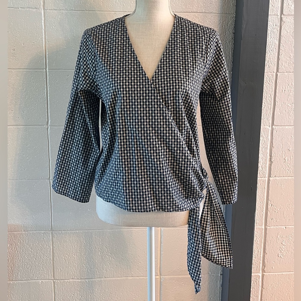 NWT Madewell navy wrap top in medium